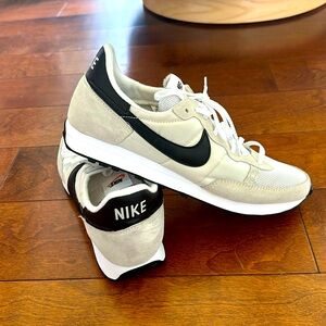 Nike Challenger Shoes. Men’s 11. White/Black